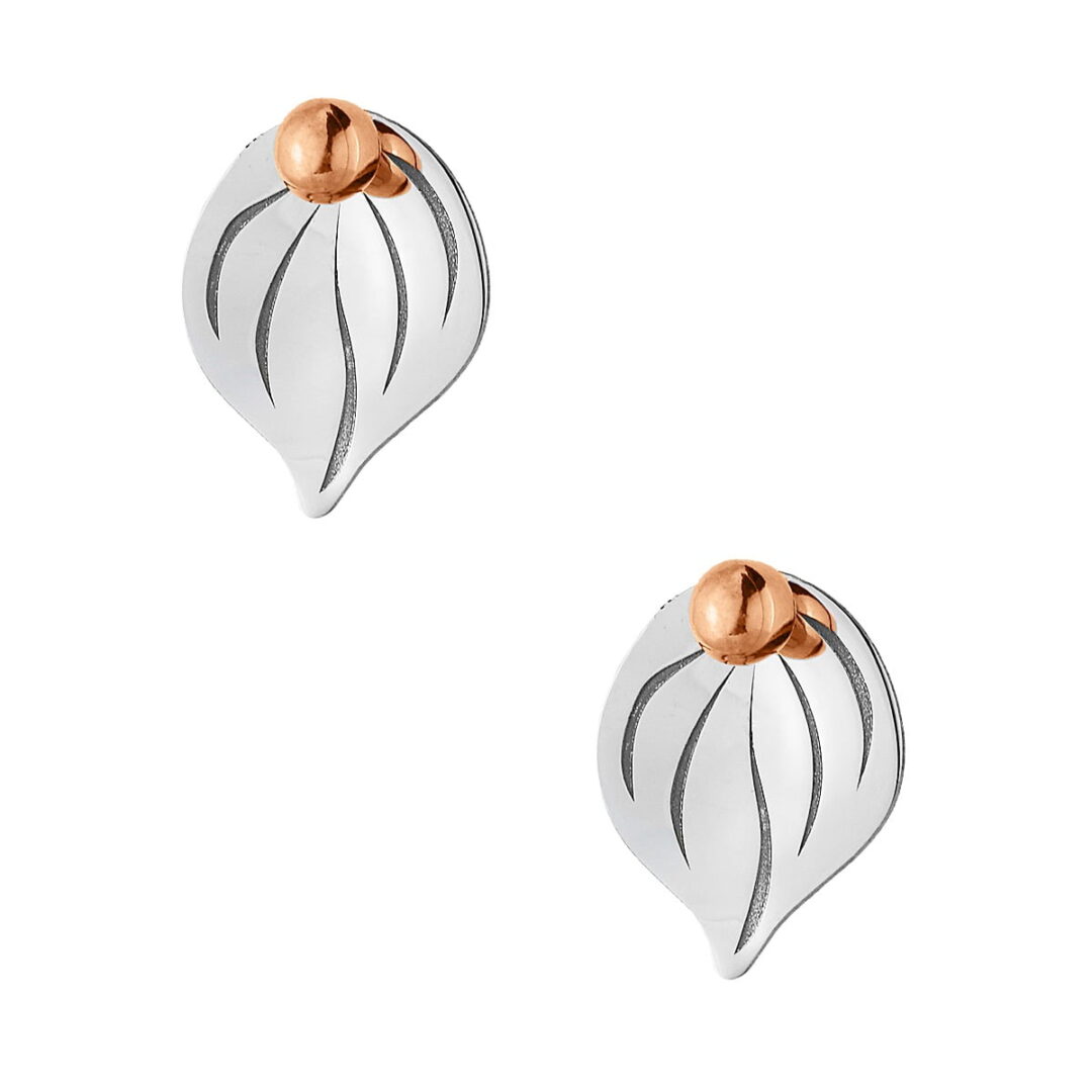Earrings of platinum plated silver 925° in water lily design with rose gold plated detail.